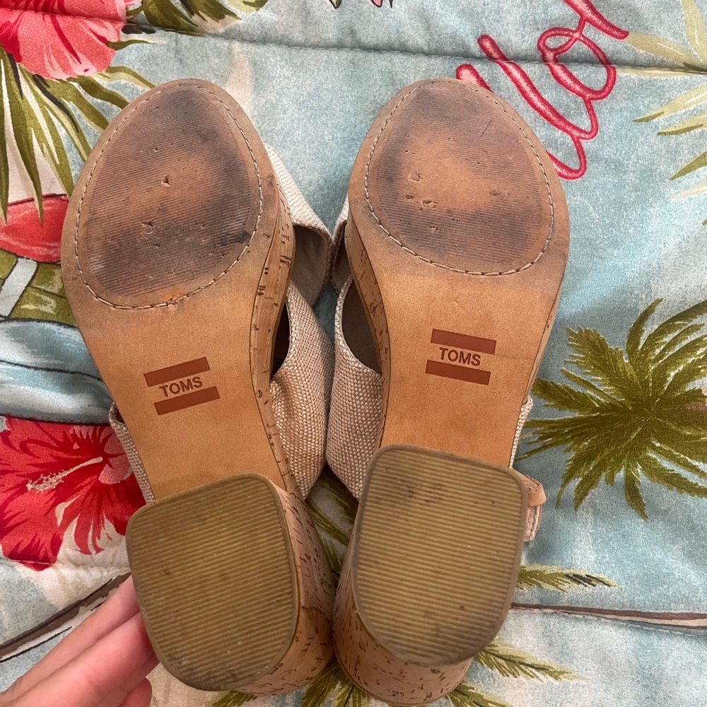 Tom’s Heels - Picture 5 of 6